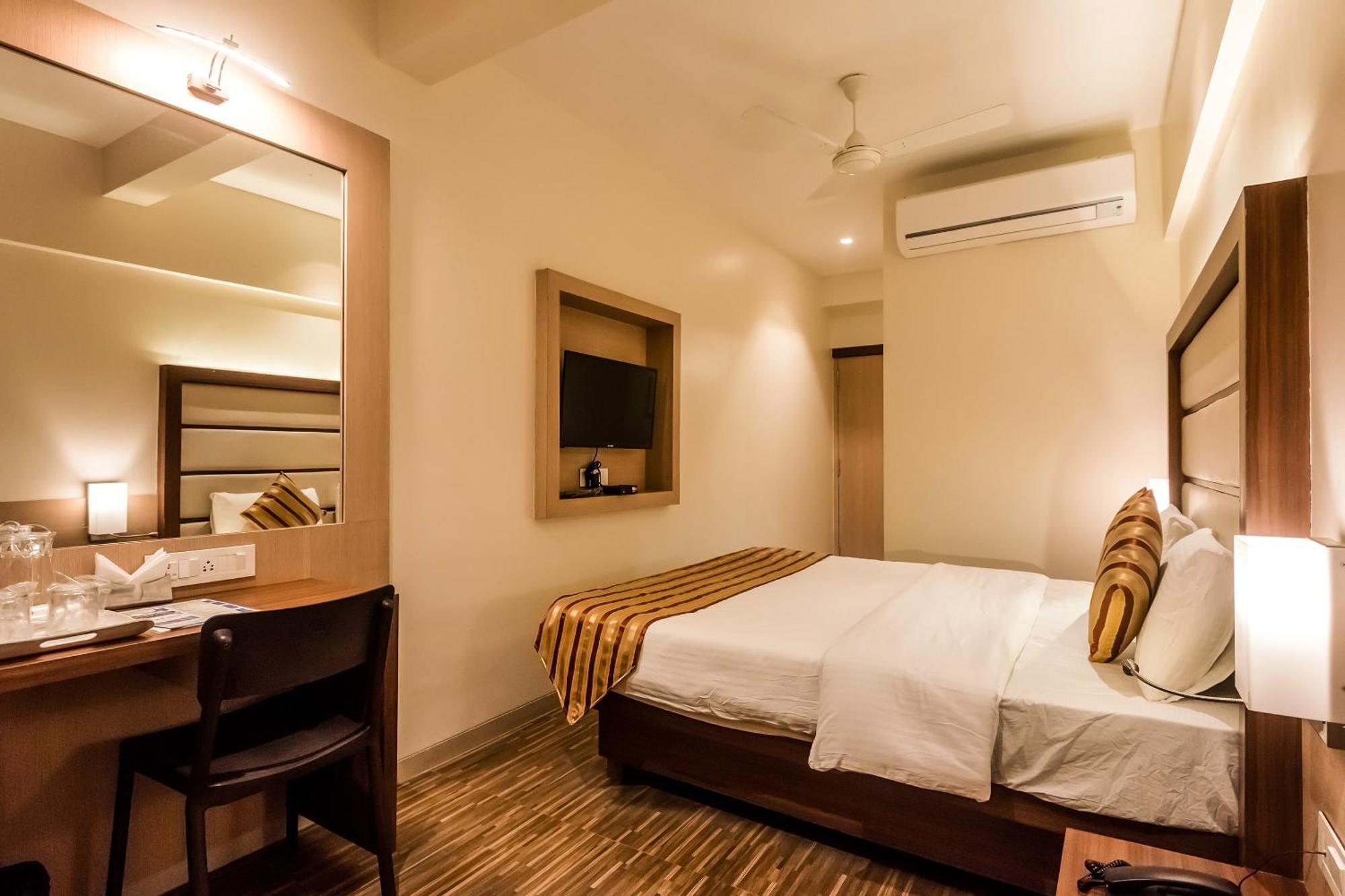 Super Capital O Hotel Konar Inn Turambhe Dış mekan fotoğraf